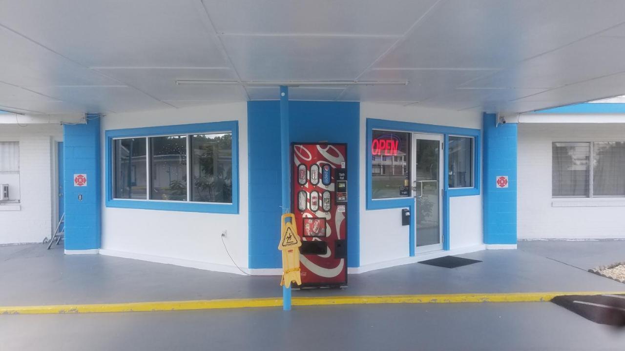 Royal Inn Motel Пери Екстериор снимка